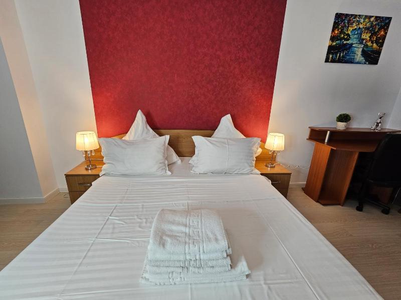 Studio Apartment image 3