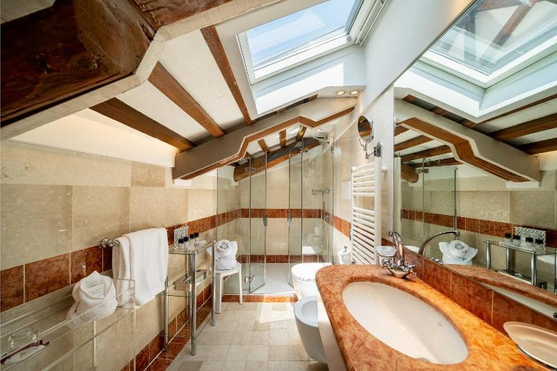 Double Room with Terrace image 2