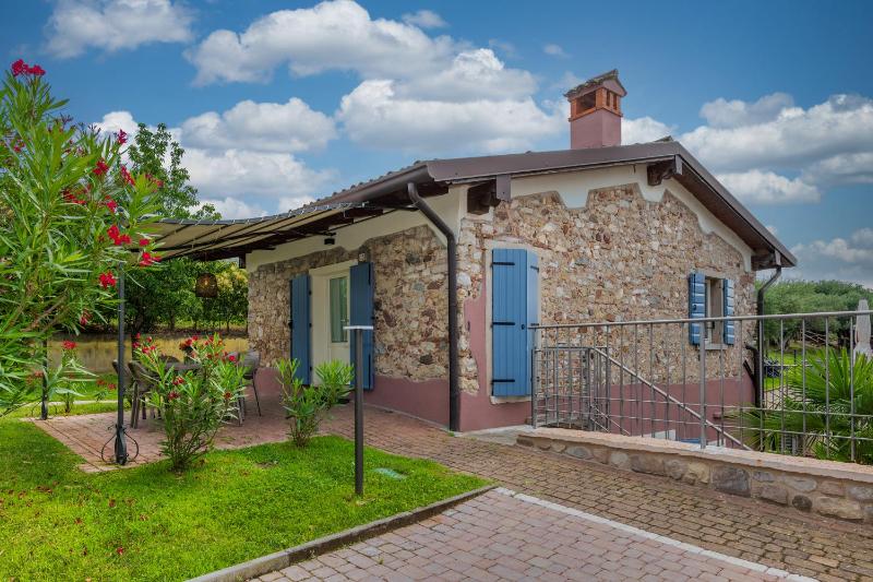 Two-Bedroom Apartment with Garden View - Split Level image 1