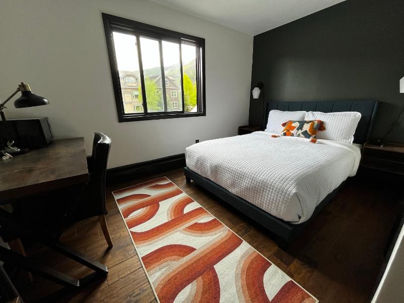 Double Room image 4