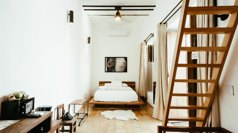 Hotel Sin Nombre - image 12