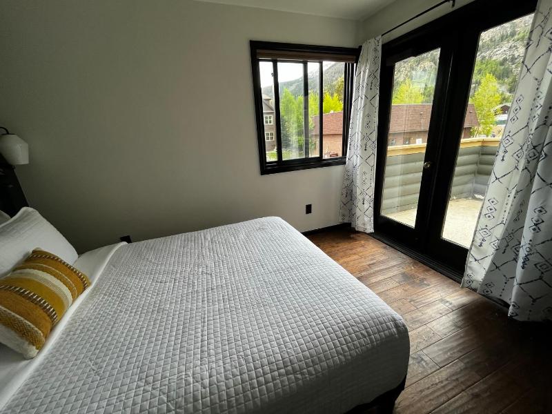 Two-Bedroom Suite image 3