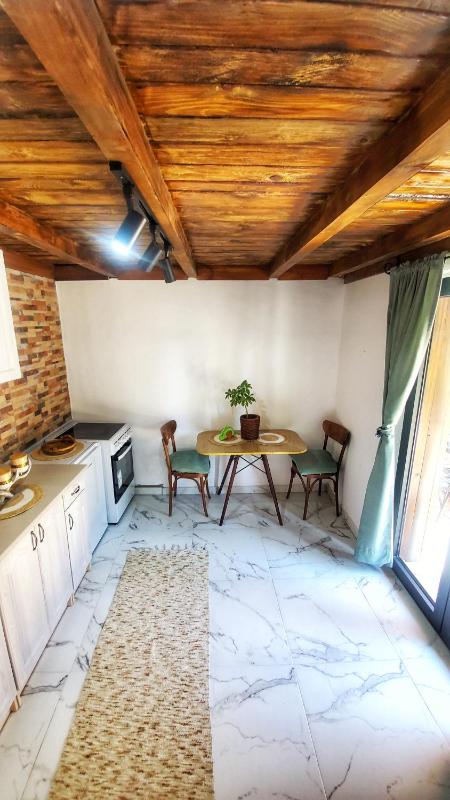 Coratina Cottage - image 10