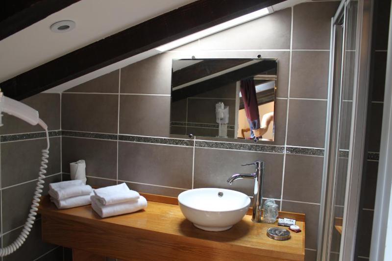 Attic Double Room with shower image 4