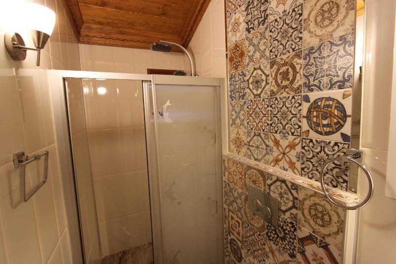 Standard Double Room image 3