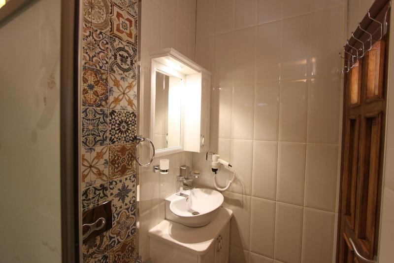 Standard Triple Room image 3