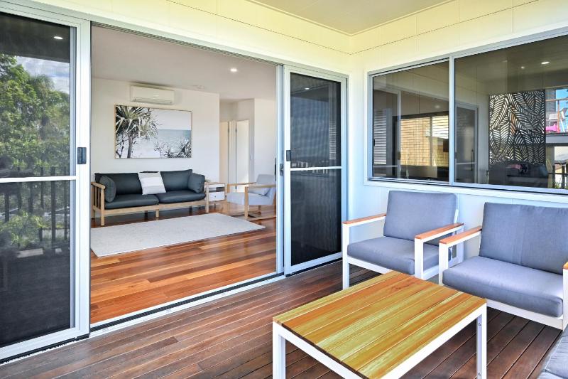 Spacious New 2 bedroom Kings Beach Townhouse ZF2 - image 7