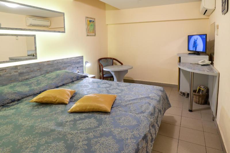 Double Room - Basement image 2