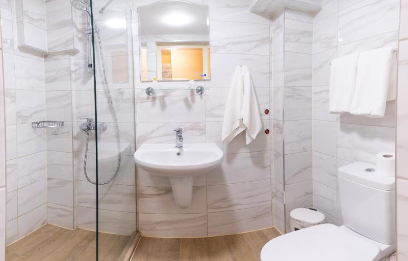 Economy Double or Twin Room image 2