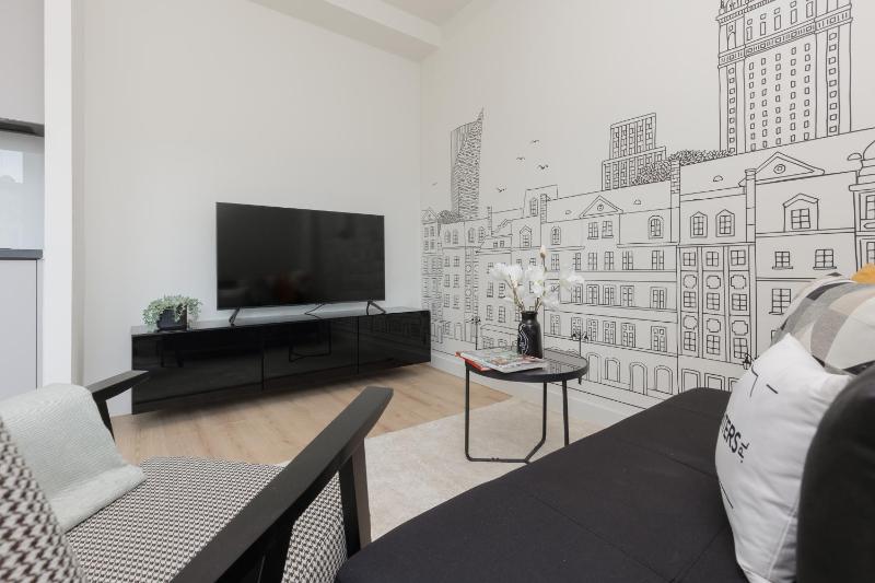 Amazing Spacious Apartments in Warsaw City Center by Noclegi Renters - image 6
