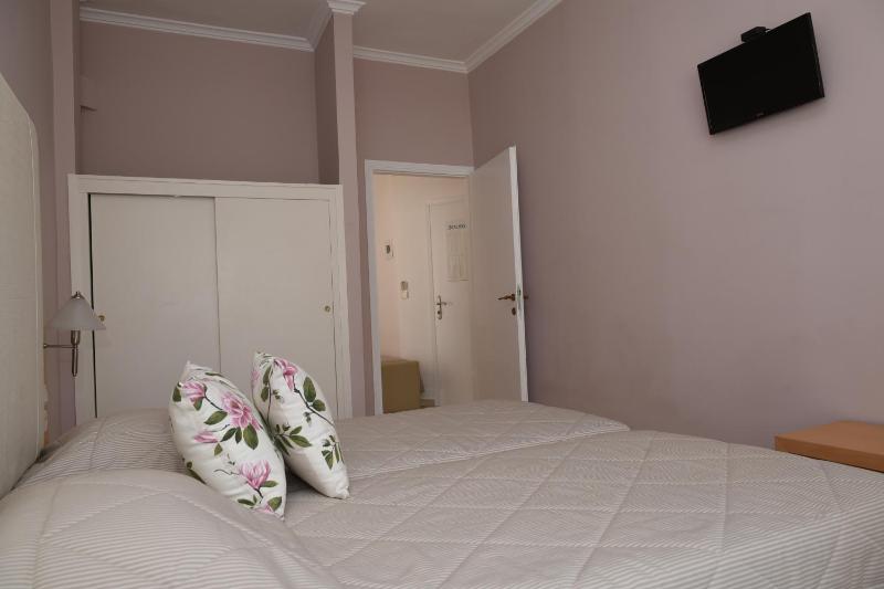 One-Bedroom Apartment (3 Adults) image 3