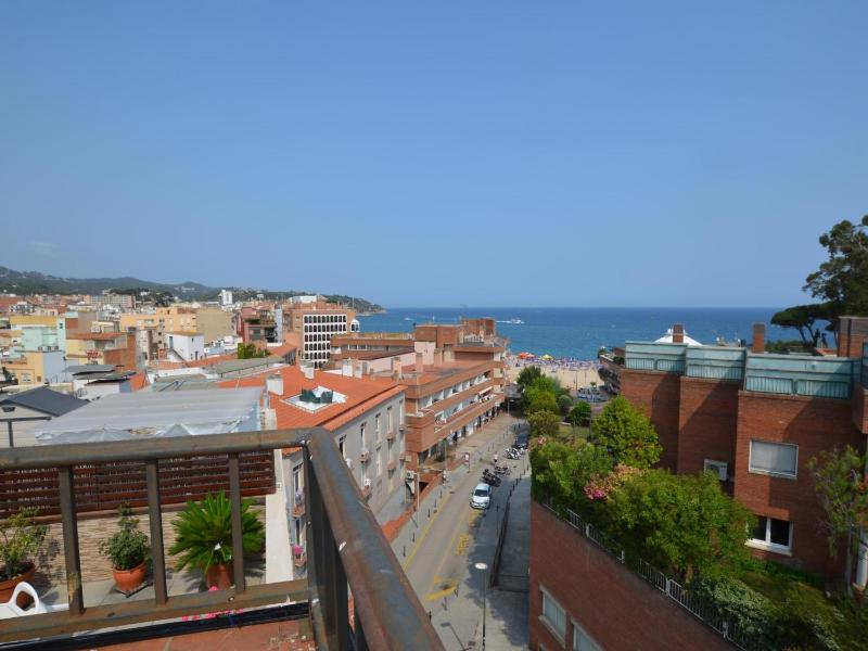 Apartment Sant Trop 5 pax Lloret de mar - image 1