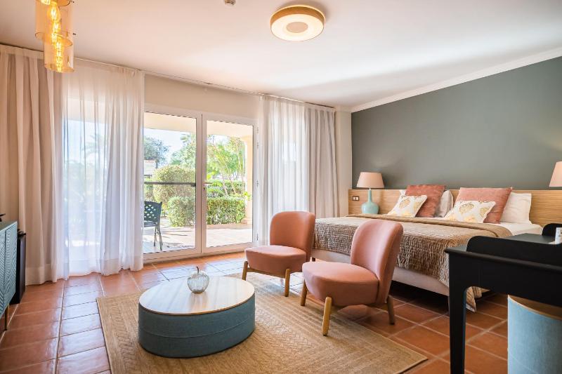 Double or Twin Room image 1