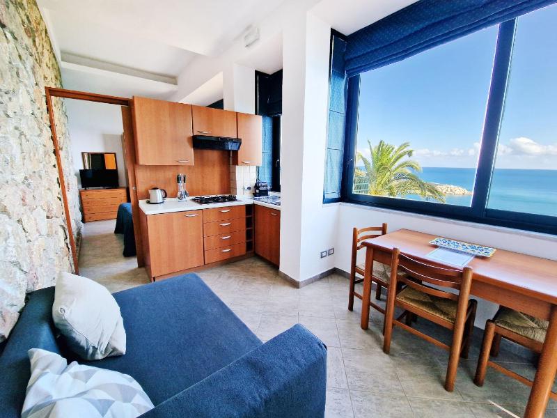 Studio Apartment image 3