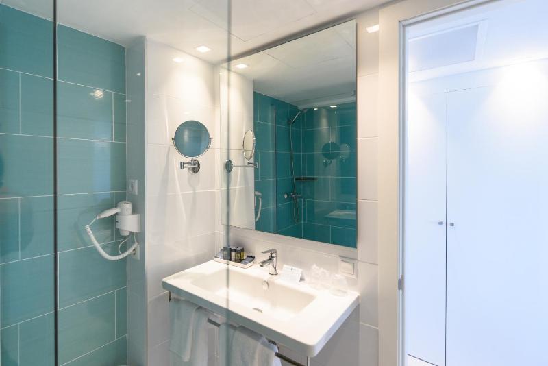 Standard Double or Twin Room image 2