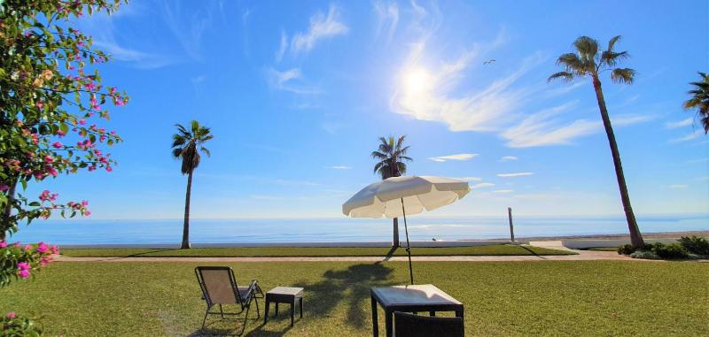 Dona Lola Sandra - Cozy beach front house with open sea views located in Calahonda only few minutes away from Marbella - Costa del sol CS111 - image 5