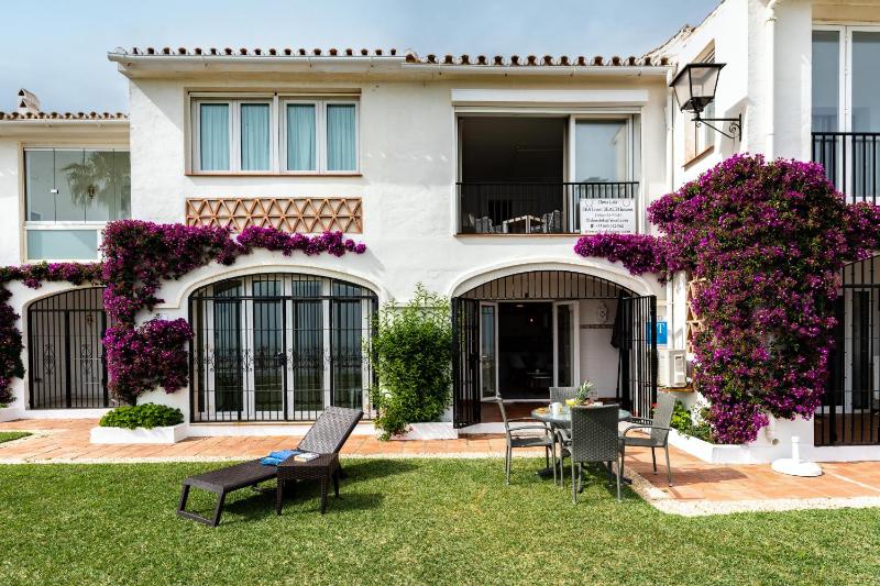 Dona Lola Sandra - Cozy beach front house with open sea views located in Calahonda only few minutes away from Marbella - Costa del sol CS111 - image 25