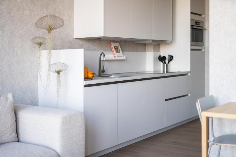 348 Suites Short Stay - image 3