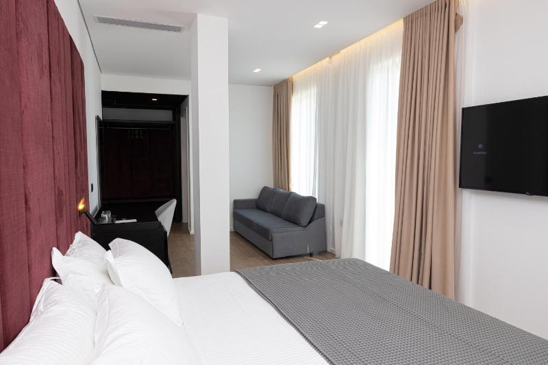 Lans Hotel - image 11