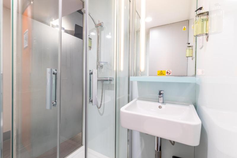 Double Room with Window image 1