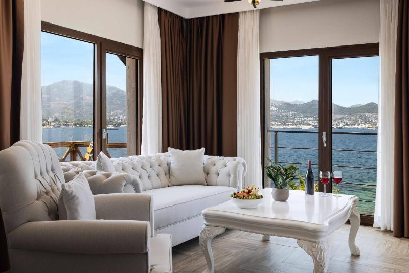 Standard Suite image 1