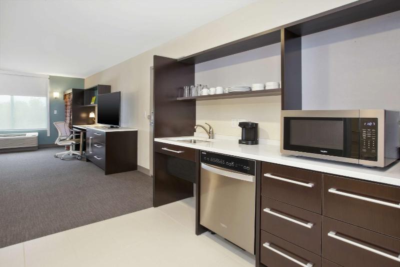 King Studio Suite - Mobility Access/Non-Smoking image 4