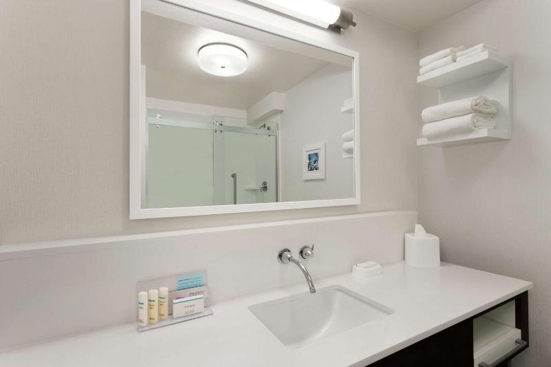 King Room image 4