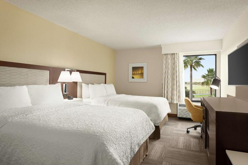 Queen Room with Two Queen Beds - Hearing Access/Non-Smoking image 1