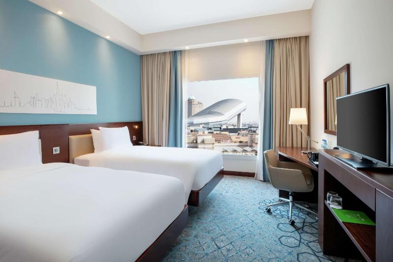 Twin Room - Non-Smoking image 1