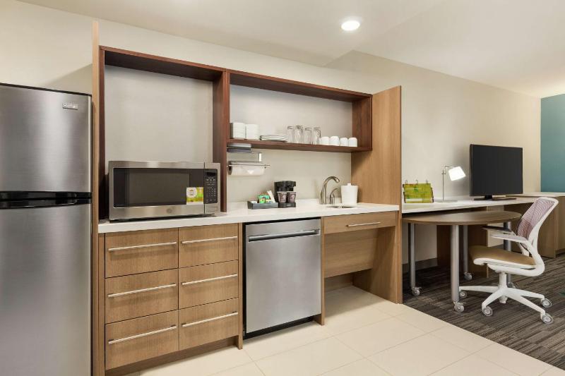 Home2 Suites by Hilton Portland Airport OR - image 7