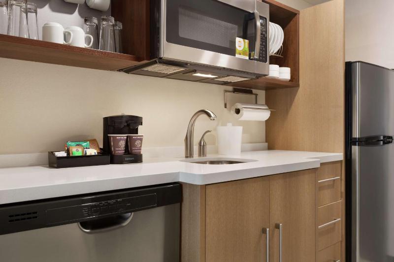 Home2 Suites by Hilton Portland Airport OR - image 6