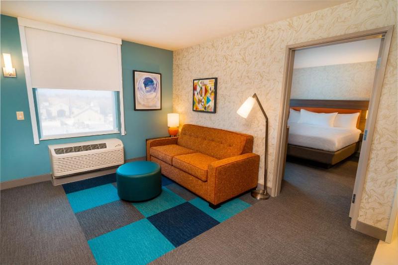 One-Bedroom King Suite - Non-Smoking image 3