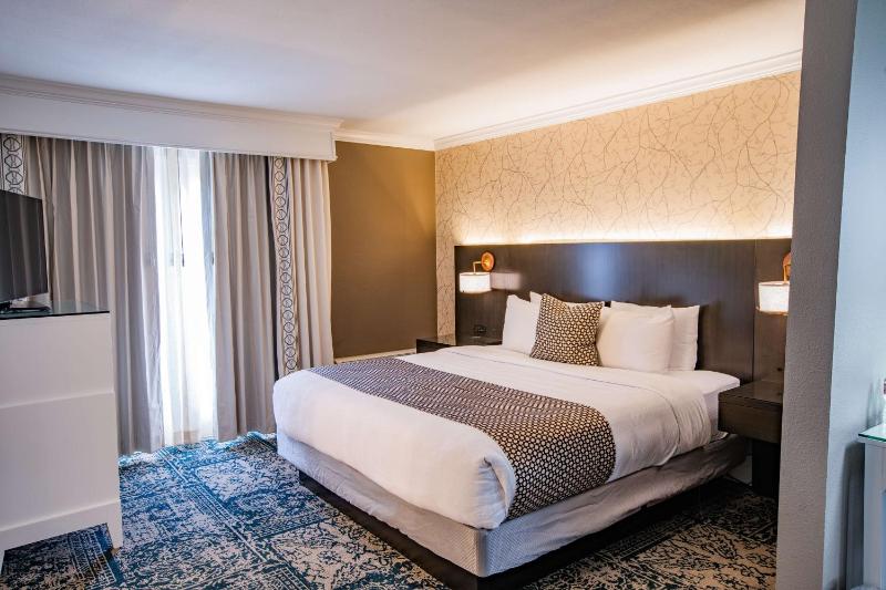 King Room image 4