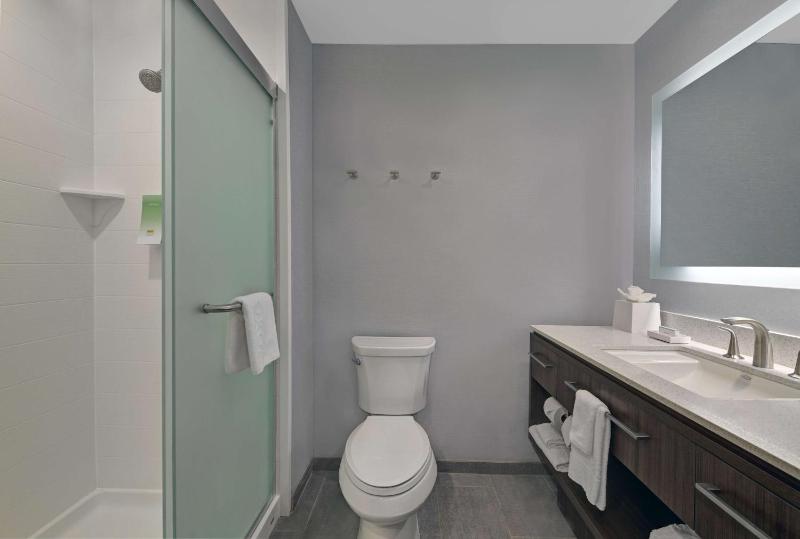 King Studio Suite - Hearing Access/Non-Smoking image 2