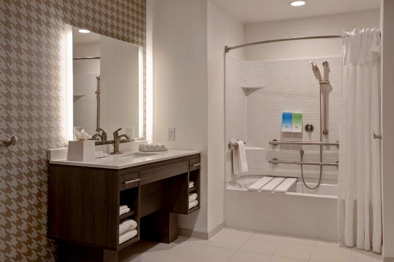 King Studio Suite - Hearing Access/Non-Smoking image 3
