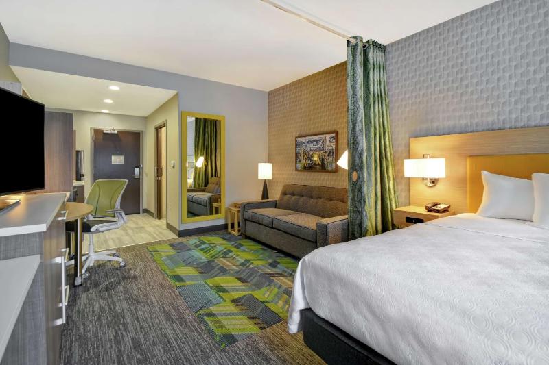 King Studio Suite - Non-Smoking image 3