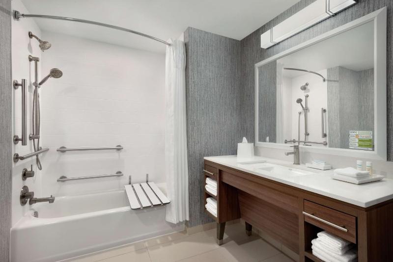 King Studio Suite - Mobility Access/Non-Smoking image 2