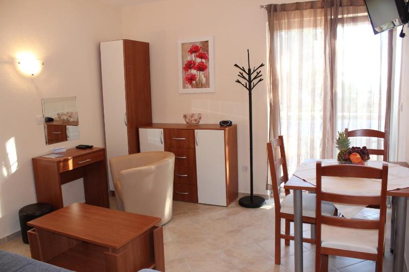 Deluxe Apartment image 1