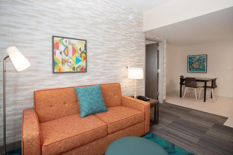 One-Bedroom King Suite - Non-Smoking image 3