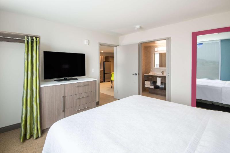 Home2 Suites by Hilton Phoenix Airport North - image 12