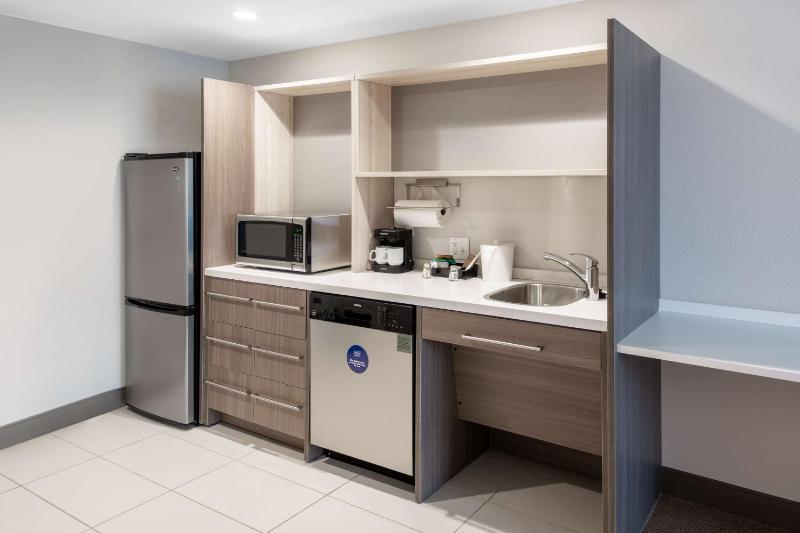 Home2 Suites by Hilton Phoenix Airport North - image 18