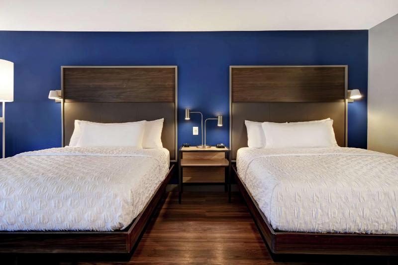 Queen Room with Two Queen Beds image 1