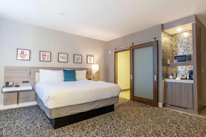 One-Bedroom King Suite image 1