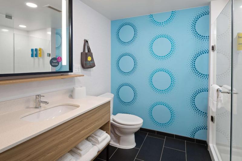 King Room image 2