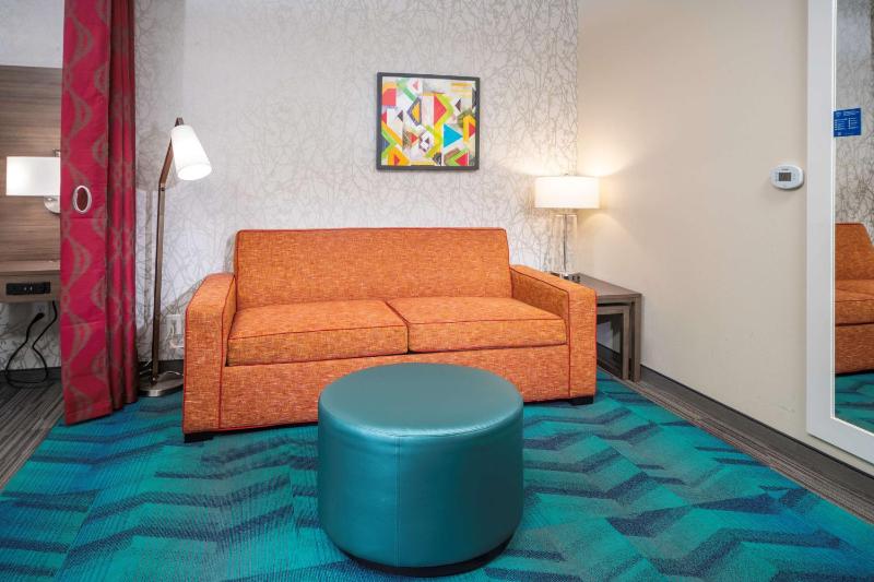 King Studio Suite - Mobility Access/Non-Smoking image 4