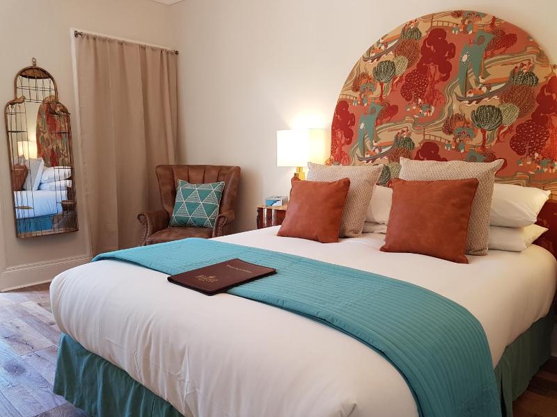 King Room with Garden View image 1