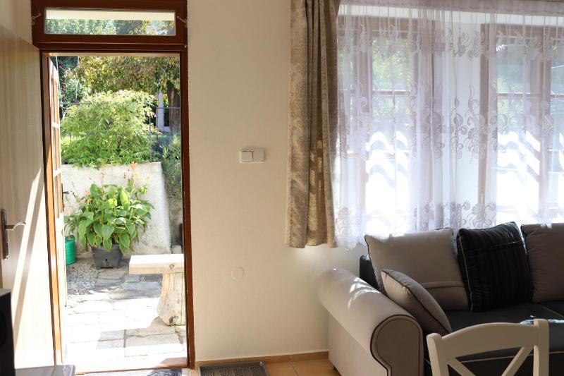 Double Room with Extra Bed image 2