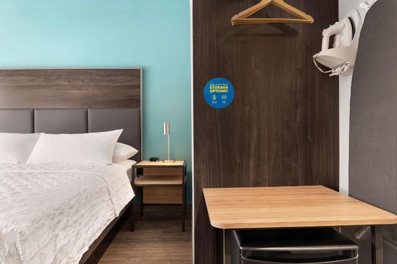 King Room image 4