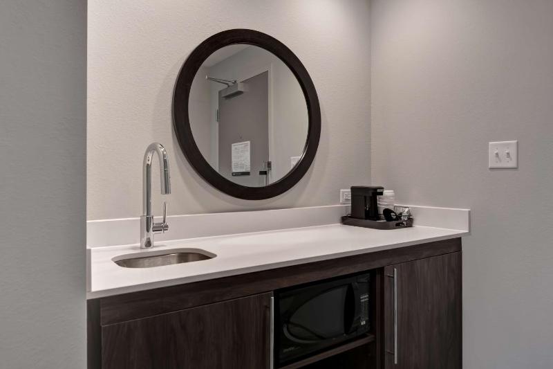 King Studio Suite - Non-Smoking image 3