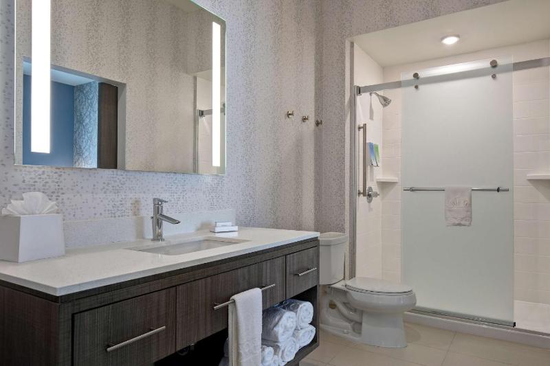 One-Bedroom King Suite - Non-Smoking image 2